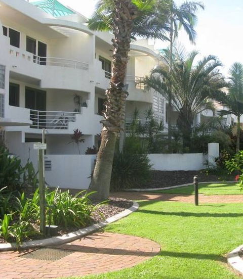 Camargue Beachfront Apartments - Accommodation Gold Coast 1