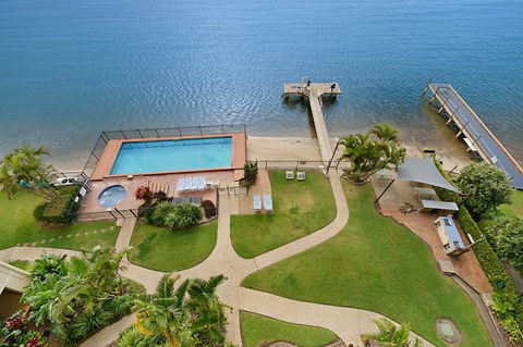 Banyandah Towers - Accommodation Gold Coast 1