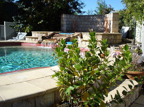 Noosa Valley Manor - Bed And Breakfast - Accommodation Gold Coast 2