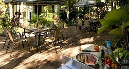 Tropic Towers Apartments - Accommodation Gold Coast 3