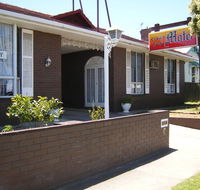 Colonial Lodge Motel