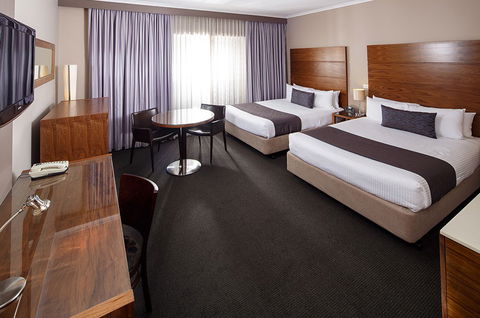 Quality Hotel Dickson - Accommodation Gold Coast 1