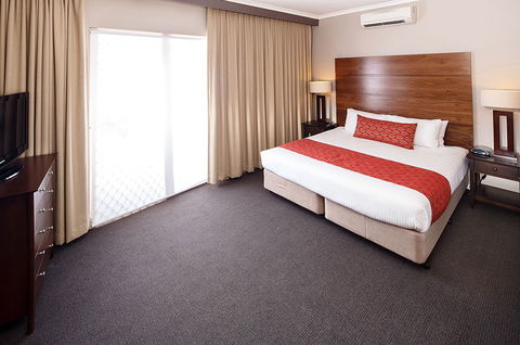 Quality Hotel Dickson - Accommodation Gold Coast 2