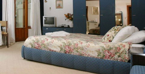 Chalet Swisse Spa Retreat - Accommodation Gold Coast 1