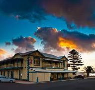 Arno Bay Hotel - 1 Gold Coast
