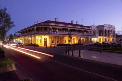 Jens Town Hall Hotel - Accommodation Gold Coast 3