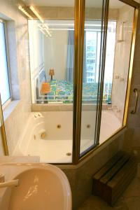 Surfers Mayfair - Accommodation Gold Coast 4
