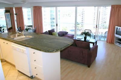 Surfers Mayfair - Accommodation Gold Coast 5