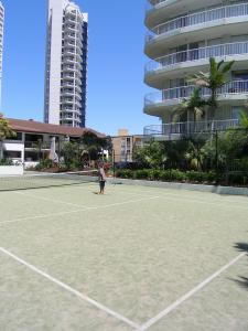 Surfers Mayfair - Accommodation Gold Coast 7