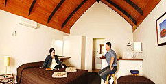 Desert Palms Resort - Accommodation Gold Coast 0