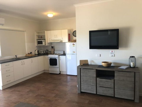 Sundowner Cabin And Tourist Park - Accommodation Gold Coast 2
