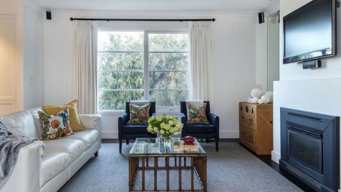 The Summer House - Accommodation Gold Coast 5