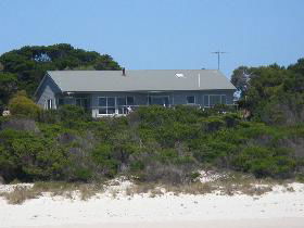 Island Beach SA Accommodation Gold Coast