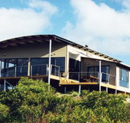 Saar Beach House - Accommodation Gold Coast