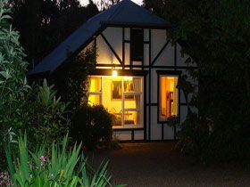 Riddlesdown Cottage - Gold Coast 4U 0
