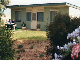 Oaklands Fishing Cottage - Accommodation Gold Coast 0