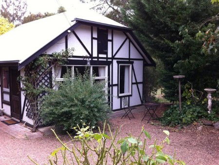 Riddlesdown Cottage - Gold Coast 4U 1
