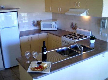 Lake View Apartments - Accommodation Gold Coast 5