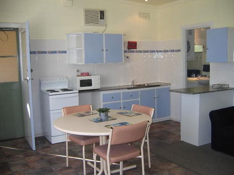 Modra's Apartments Tumby Bay - Accommodation Gold Coast 4
