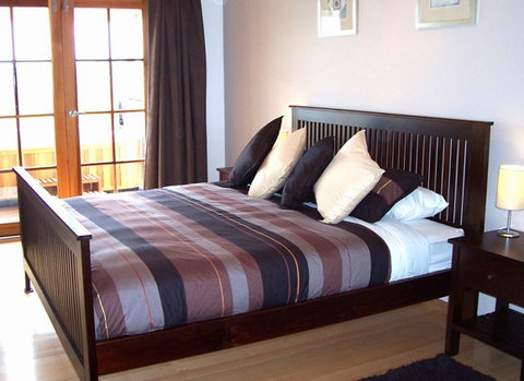 McLaren Ridge 3 - McLaren Ridge Log Cabins - Accommodation Gold Coast 3