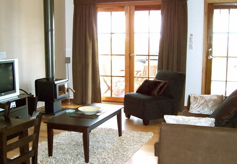 McLaren Ridge 3 - McLaren Ridge Log Cabins - Accommodation Gold Coast 4