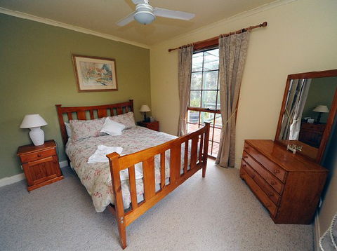 St Helens Cottages- Coach House - Accommodation Gold Coast 4