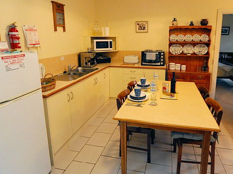 St Helens Cottages- Coach House - Accommodation Gold Coast 8
