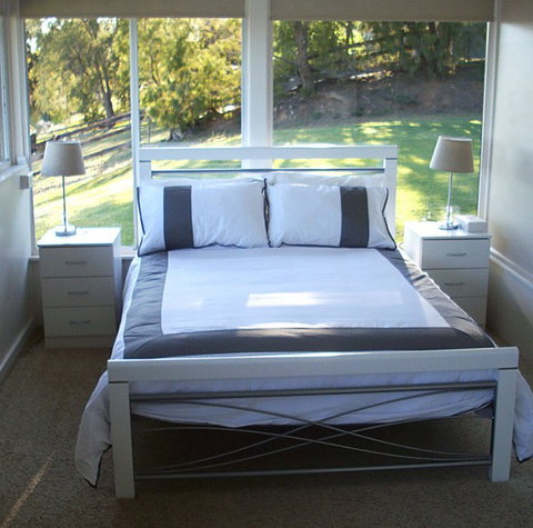 Riverfront Holiday House - Accommodation Gold Coast 4