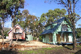 Four Seasons Holiday Cottages - Accommodation Gold Coast 0