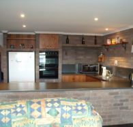 Three Hut Point Waterfront Accommodation - Gold Coast 4U