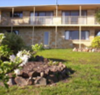 McKinly Waterfront Lodge - Accommodation Gold Coast