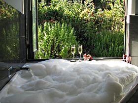 Escape To - Accommodation Gold Coast 0