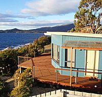 Larus Waterfront Cottage