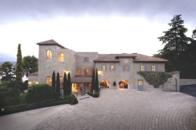 Villa Howden - Accommodation Gold Coast 0