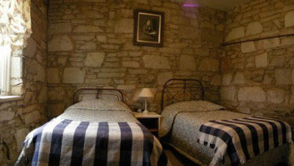 Colonial Cottages Of Ross - Historic Hudson Cottage - Accommodation Gold Coast 3