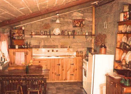 Colonial Cottages Of Ross - Historic Hudson Cottage - Accommodation Gold Coast 4