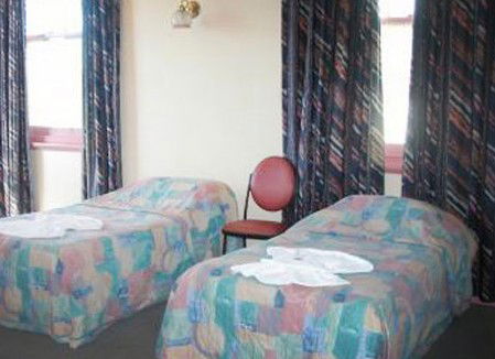 Formby Hotel - Accommodation Gold Coast 1