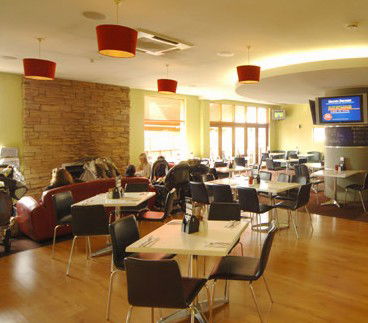 Formby Hotel - Accommodation Gold Coast 2