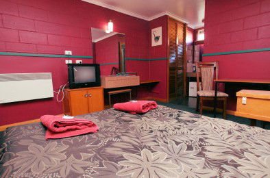Queenstown Motor Lodge - Accommodation Gold Coast 1