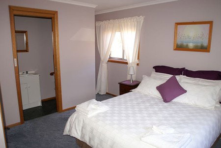 Three Hut Point Waterfront Accommodation - Accommodation Gold Coast 1