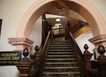 Empire Hotel - Accommodation Gold Coast 3