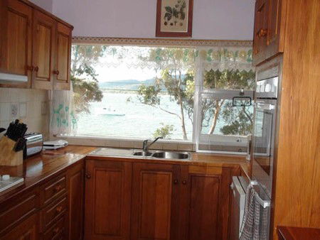 White Beach By The Water Holiday Accommodation - Accommodation Gold Coast 2