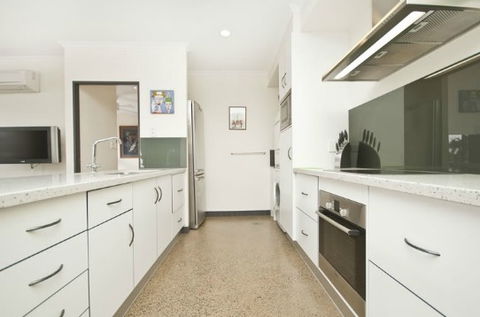 Floriana Villas - Accommodation Gold Coast 6