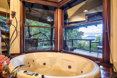 Secrets On The Lake - Accommodation Gold Coast 7