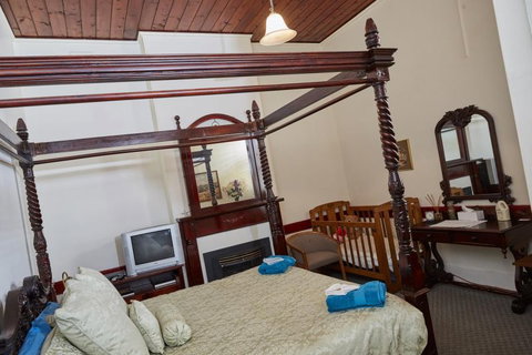 Bristol House Accommodation - Accommodation Gold Coast 3