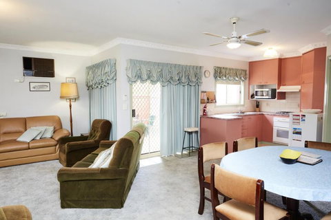 Bristol House Accommodation - Accommodation Gold Coast 4