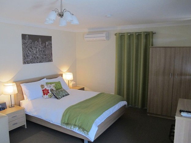Weston ACT Accommodation Gold Coast