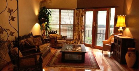 Old England Accommodation - Accommodation Gold Coast 3