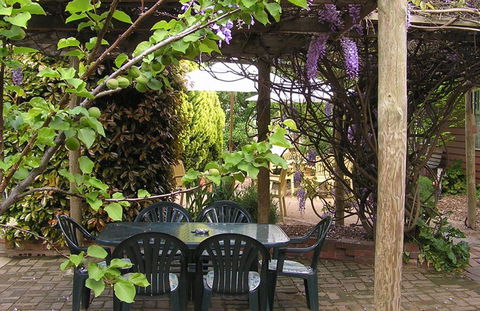 Emeu Inn Bed & Breakfast - Accommodation Gold Coast 0