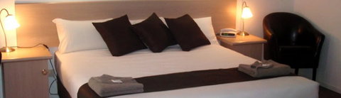 Bristol Hill Motor Inn & Peppas Licensed Restaurant - Accommodation Gold Coast 0